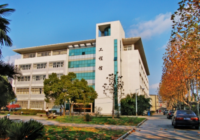 扬州大学校园风光图片