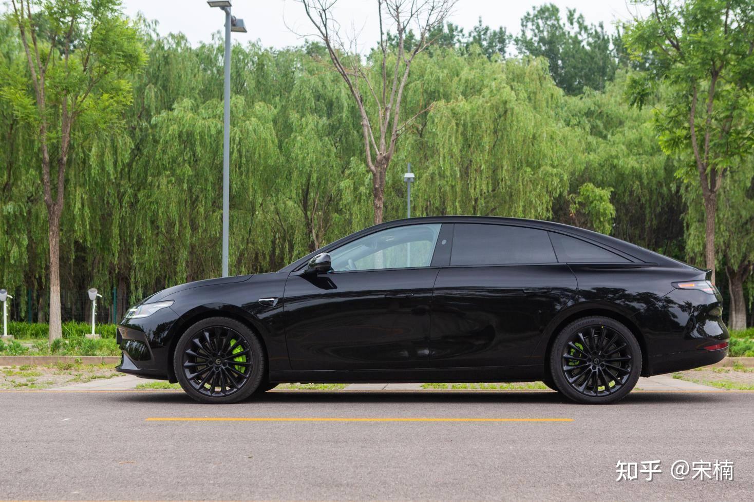 在零跑c01车型身上,为了实现其leapmotor pilot智能驾