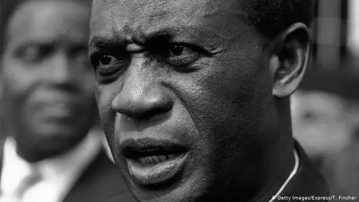 恩克鲁玛在演讲 | 图源:dw1950年1月——大选如火如荼之时,恩克鲁玛