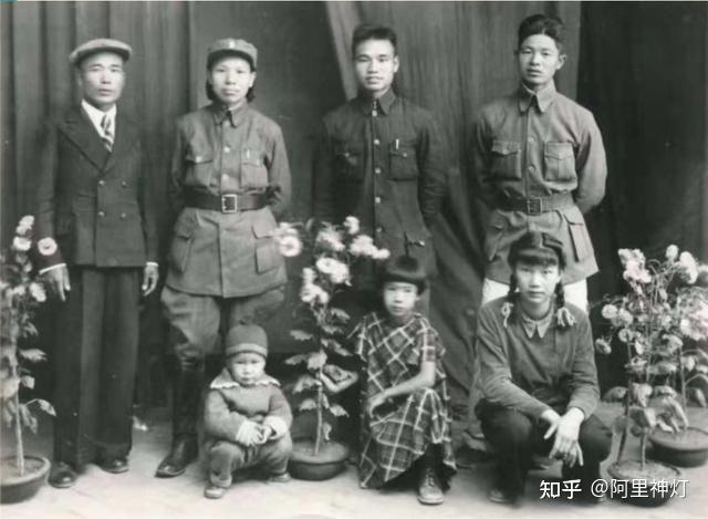 她活了100岁，两任丈夫牺牲，两个女儿分别嫁给主席的两个儿子 - 知乎