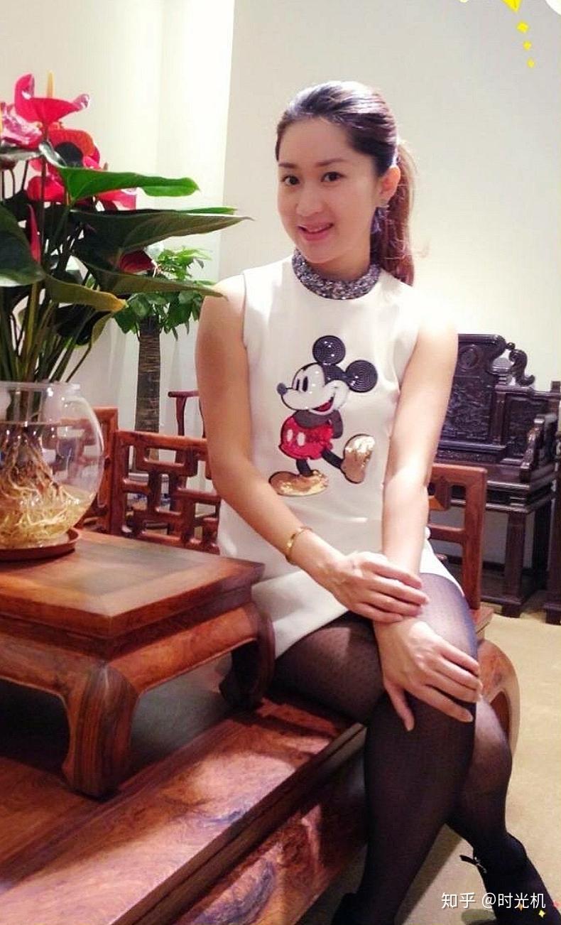 外来媳妇本地郎华女一个可爱又不缺乏性感的大美人