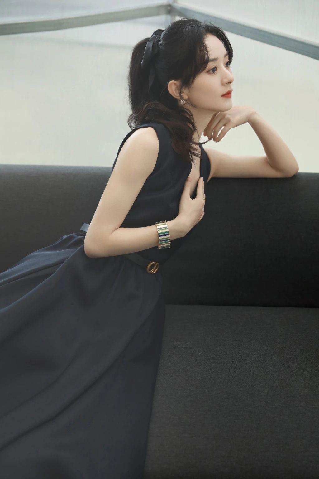 赵丽颖壁纸嘴巴笑起来是心形的女孩纸能有什么坏心思呢