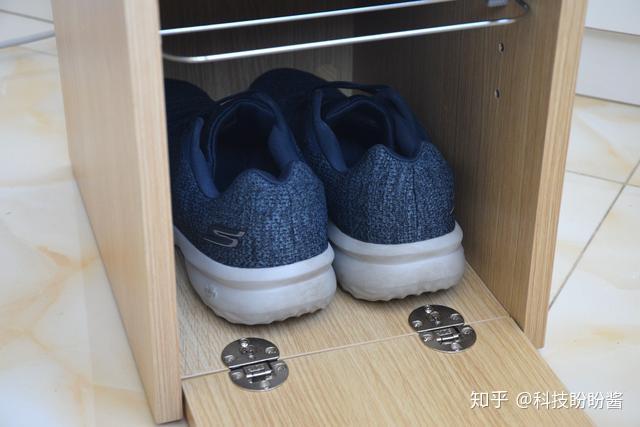 鞋子怎么洗才能杀菌 v2-9f208648f79dc37df87ded91086b7cb1_r.jpg