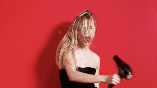 头发是吹干好还是自然干好