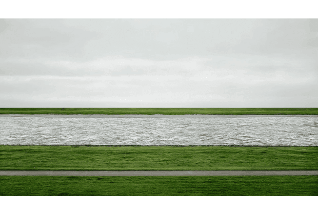 1,点:点是力的中心,当空间中只有一个点的时候,人的目光自然被吸引1.