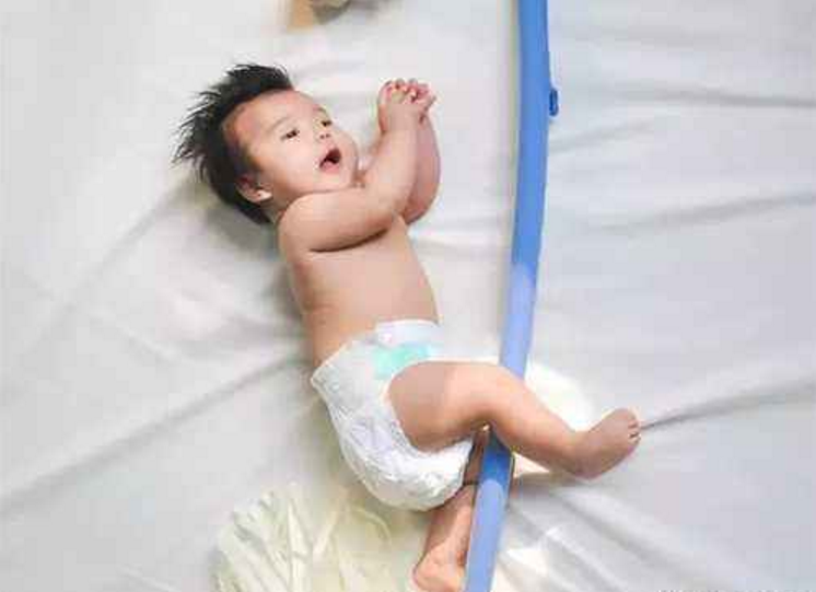 几个月翻身几个月爬 v2-9f5a6c6fd91148f6a5a4fb2fbce2cc16_r.jpg