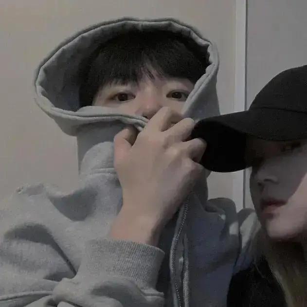 一些超级特别又好看的情侣头像,共190张-最好看的情侣头像动漫一人一半