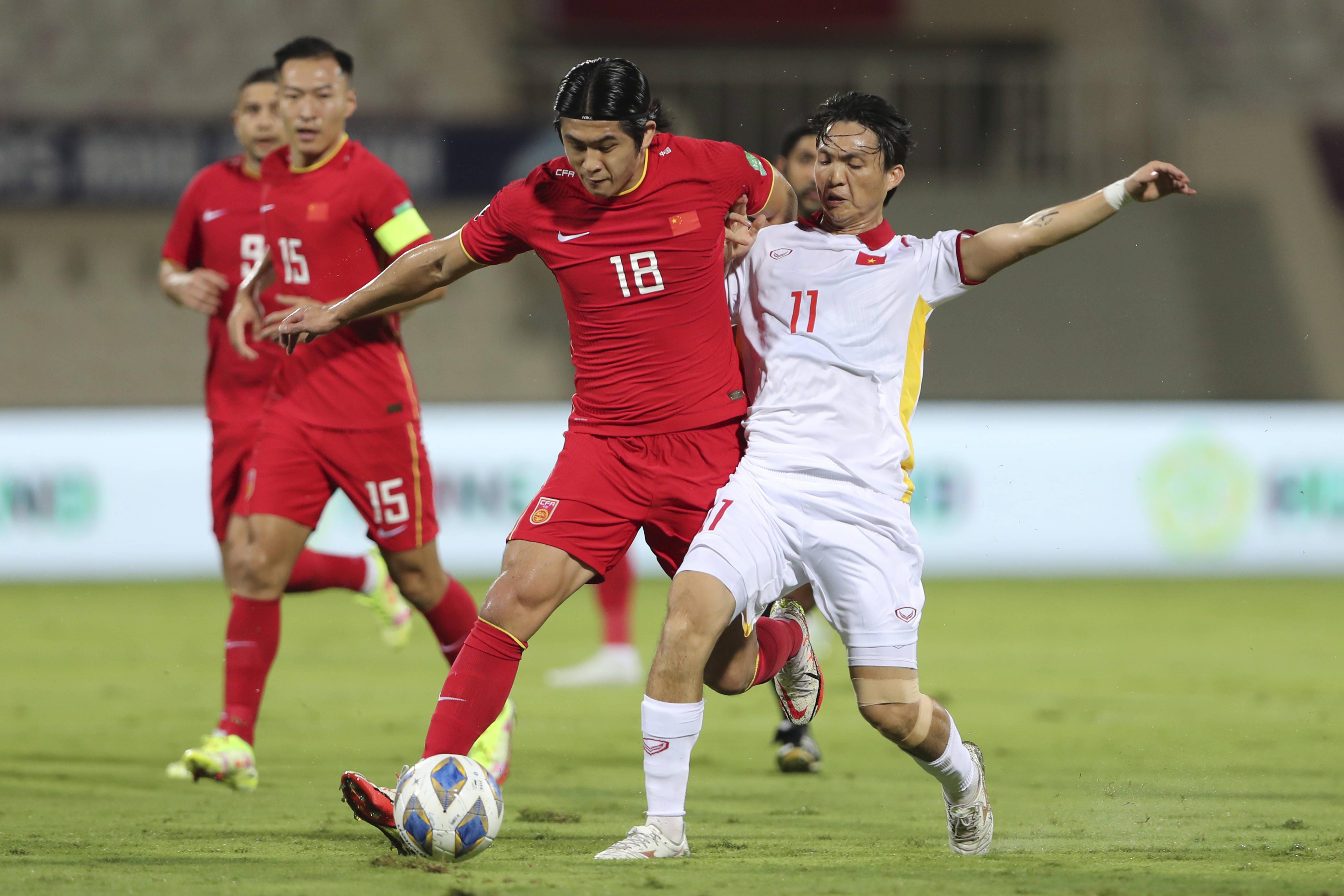 世预赛国足32险胜越南武磊是最大功臣对于这场比赛你咋看