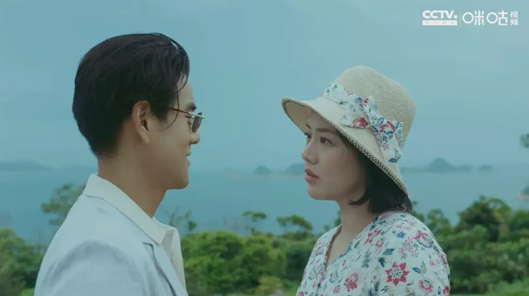 而当她被乔琪乔背叛之后,她终于"破罐子破摔",决心听命于姑妈.