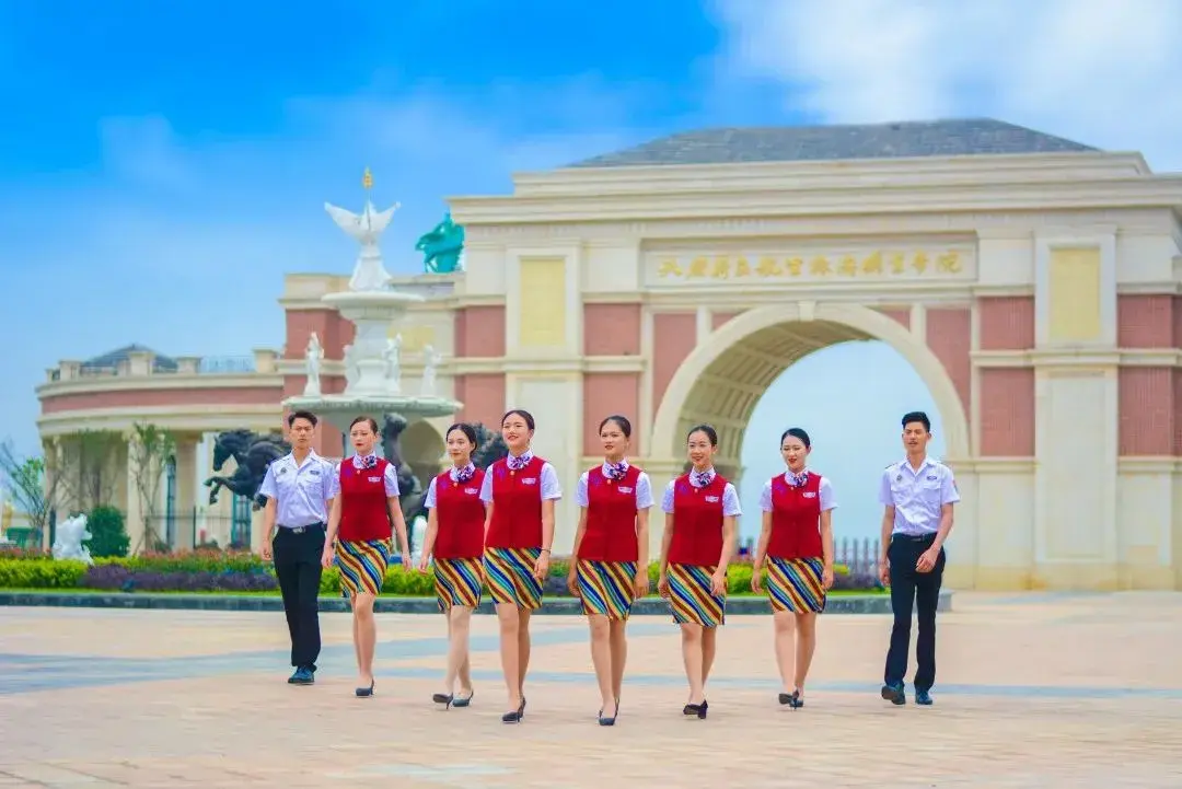 与成都师范学院,宜宾学院,成都文理学院等多所本科院校开展深度合作与