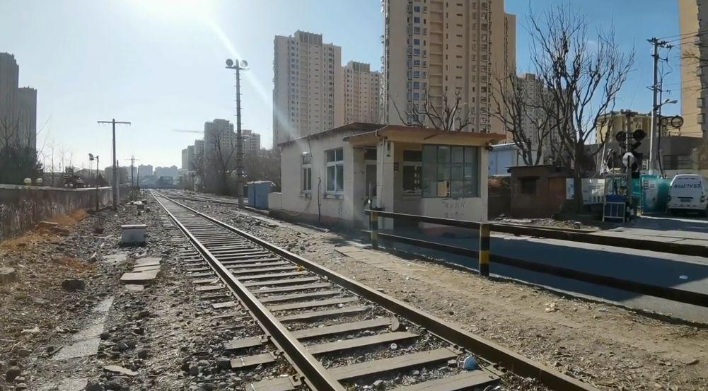 北京废弃铁路道口图片