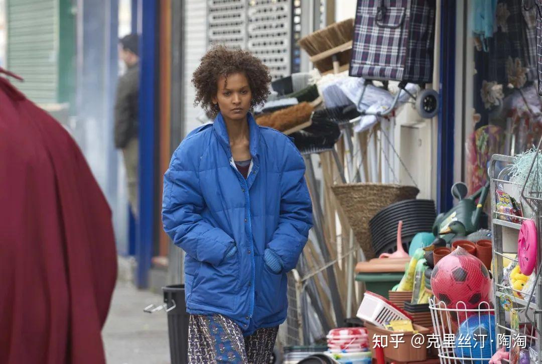 豆瓣8.8:《沙漠之花》,顶级超模的真实经历,震惊到头皮发麻! - 知乎