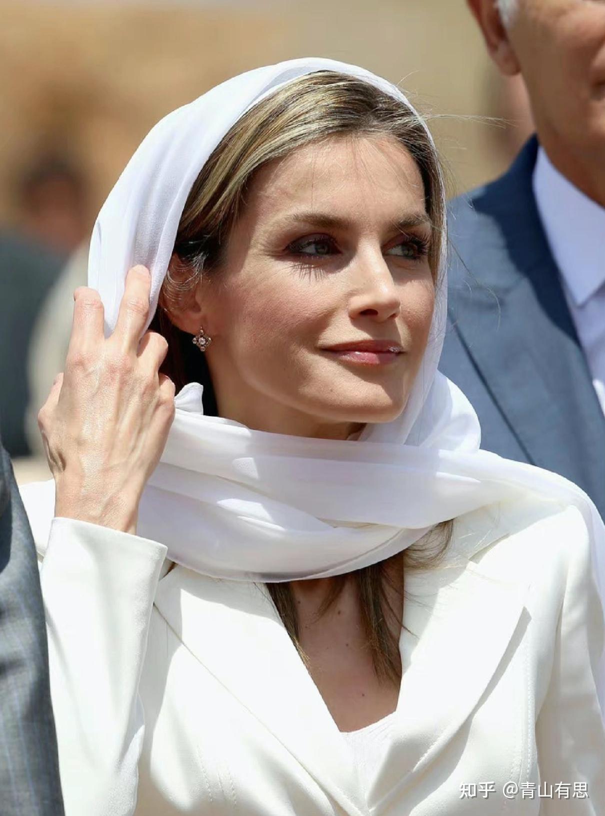 高衣品西班牙王后绝美身材惊艳网友!