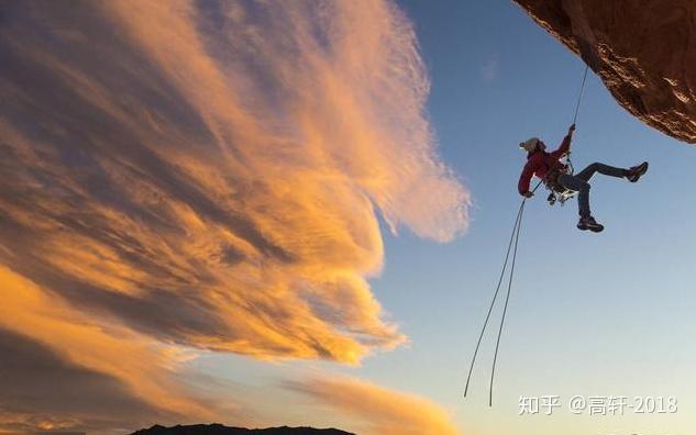 人生与其在艰难的日子里一蹶不振不如直面困难勇敢前行