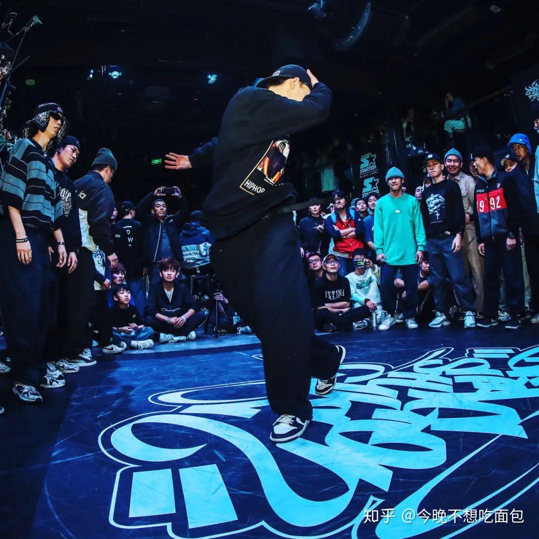 战胜了日本bboybabylon他只说自己是在hiphop文化面前永远的小学生