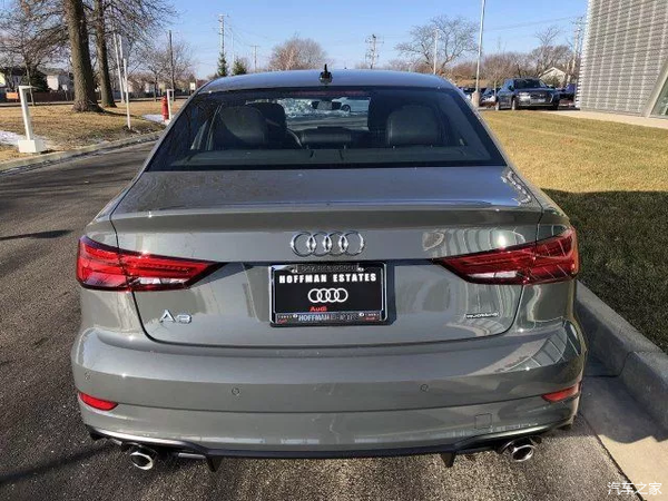 全新奥迪a3水泥灰涂装运动潮流年轻人不错的选择