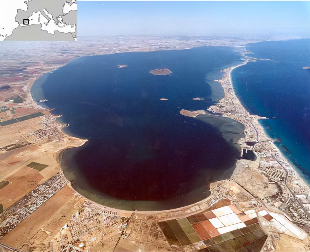 世界上最大的潟湖图片