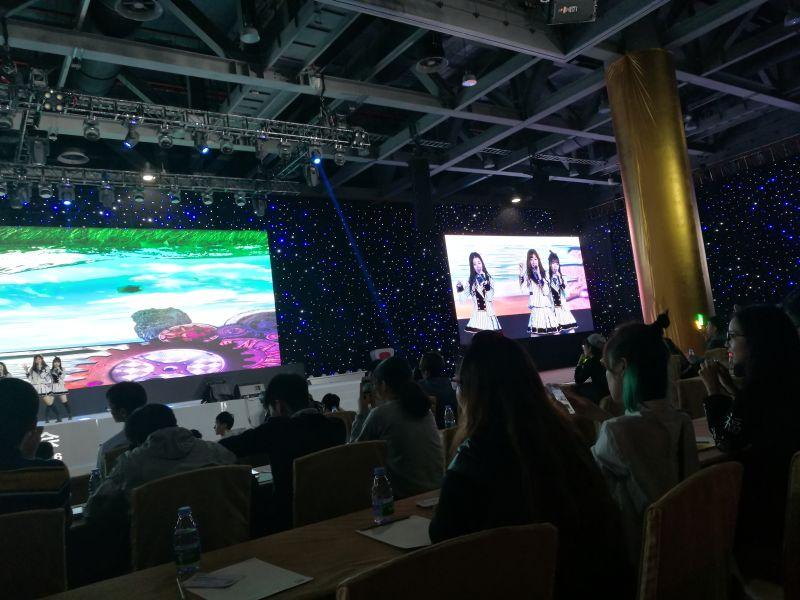 参加2016年12月21日广州 SNH48 Team Hll握手