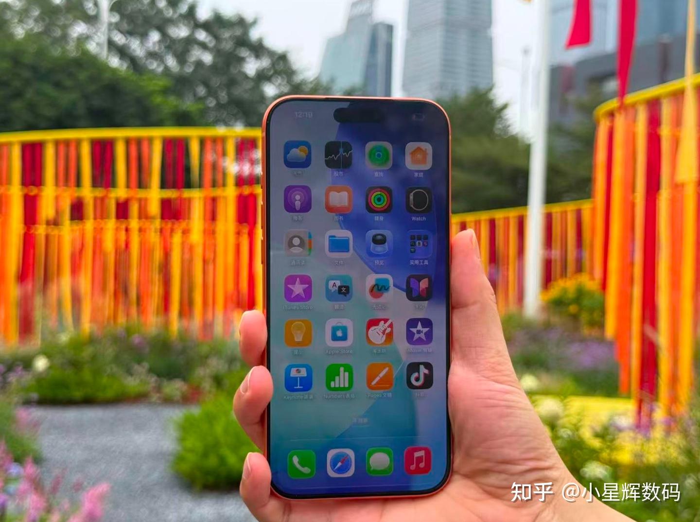 为什么有人宁愿花1万块买iPhone 17 Pro Max，也不买安卓旗舰？