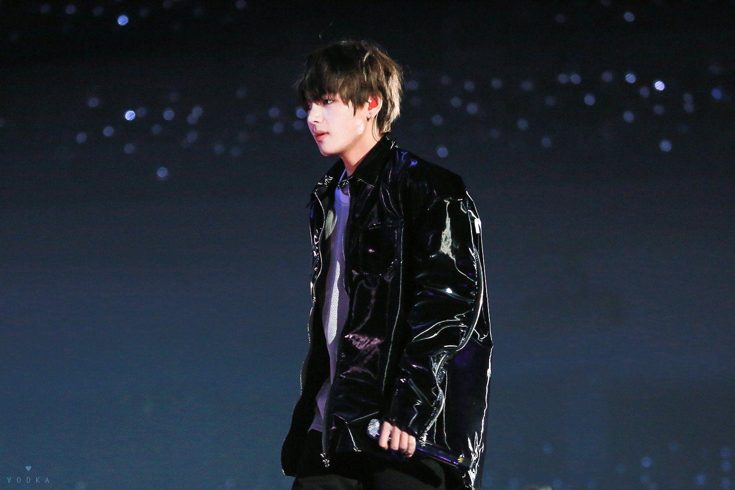 超级喜欢黑发金泰亨大家可以分享一些没有水印的图片吗收藏