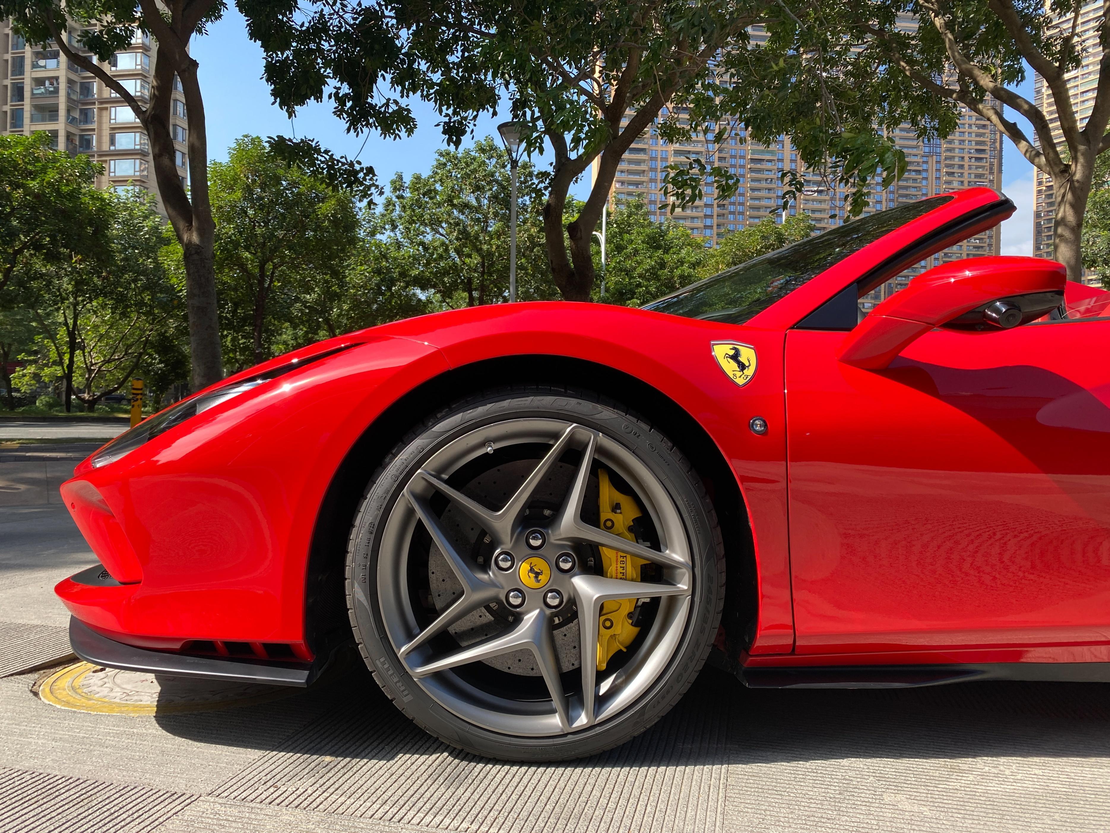 人在非洲,420多万远程拿下一台法拉利f8敞篷,颜值超高!