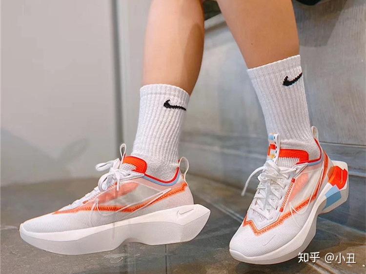 有没有推荐的好看蓝色鞋子 v2-a1153e35969c3a1a73adbe8540793b61_r.jpg