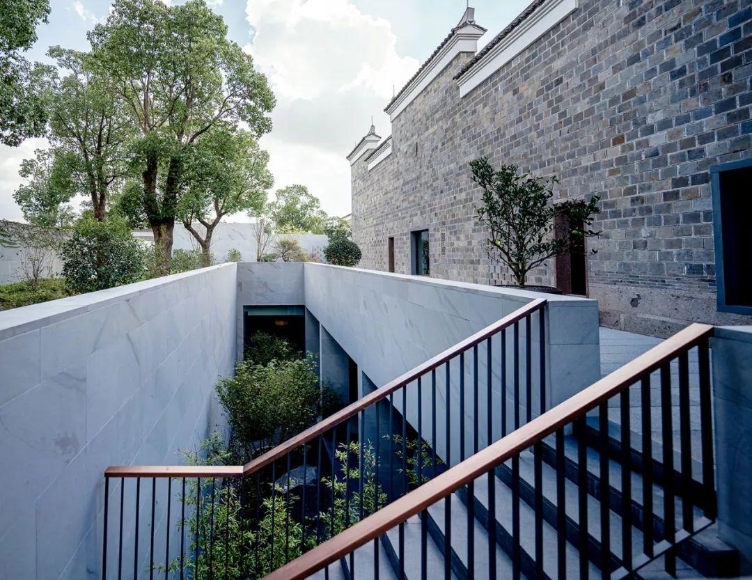 在魔都找寻世外桃源中国第四家全国最贵全球最大上海养云安缦酒店