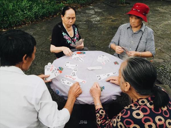 桂林人爱打字牌一点都不输于四川人爱打麻将