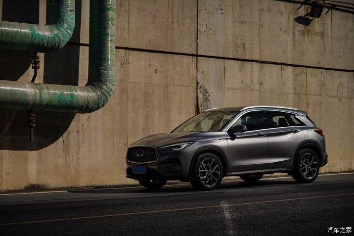 提车一个月,用车六千公里,和飞机同框,英菲尼迪qx50的动感之美