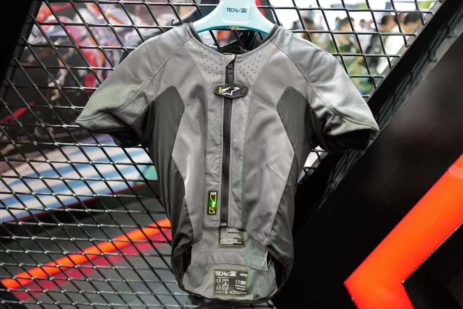 lv的充气马甲售价26万是否违反法律