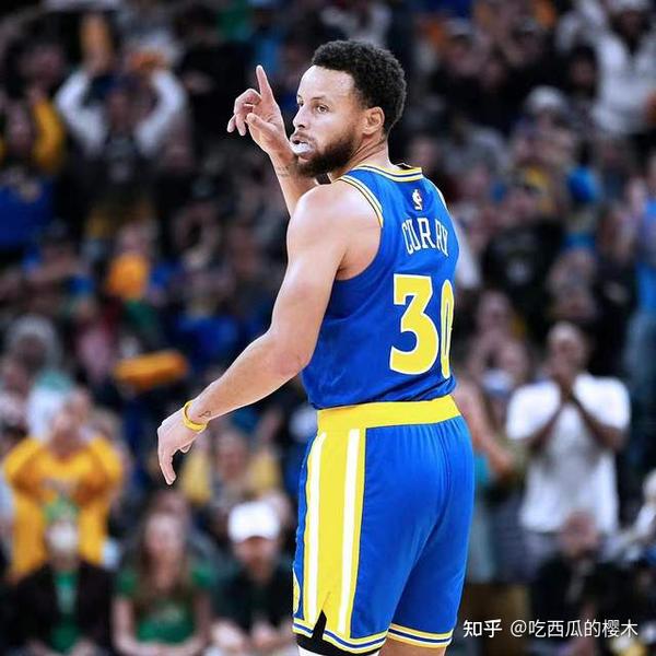 当库里的灵巧碰上浓眉的强硬解析两位超级明星的赛场碰撞