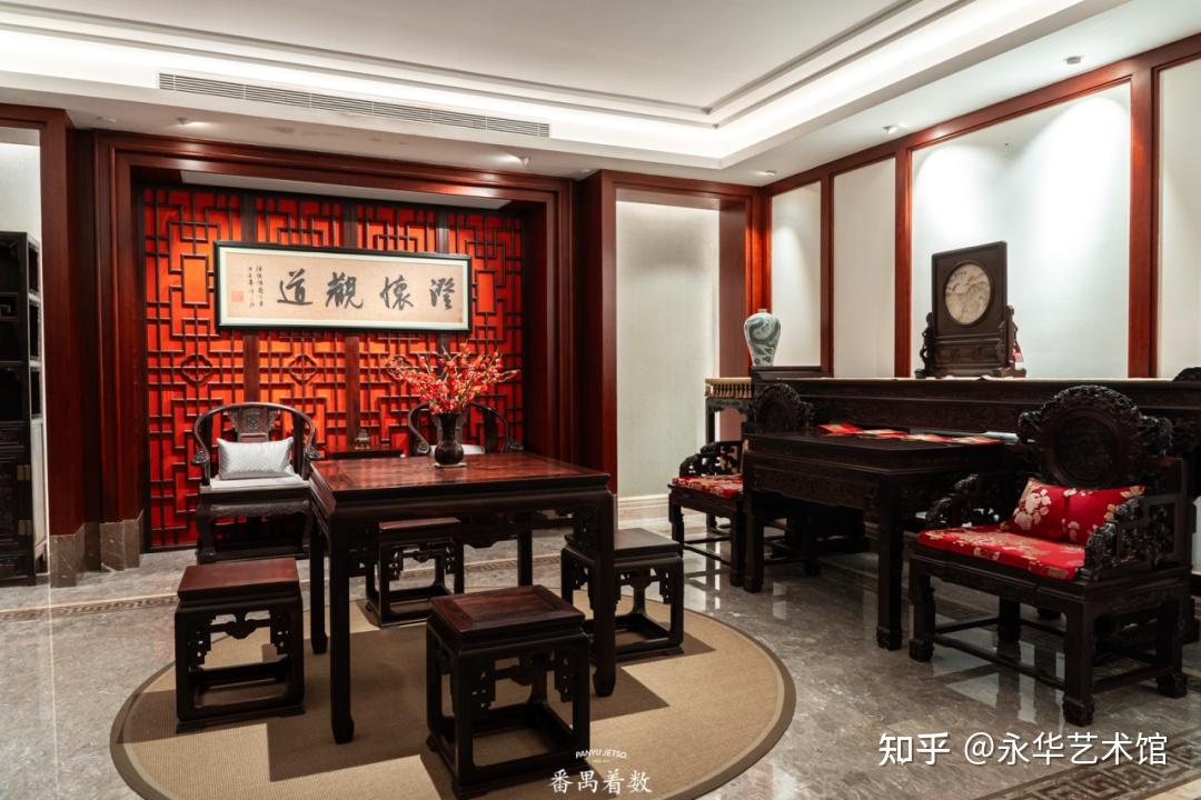 陈达强先生从1982年开始进入这个行业,86年成立永华红木家具厂,自此他