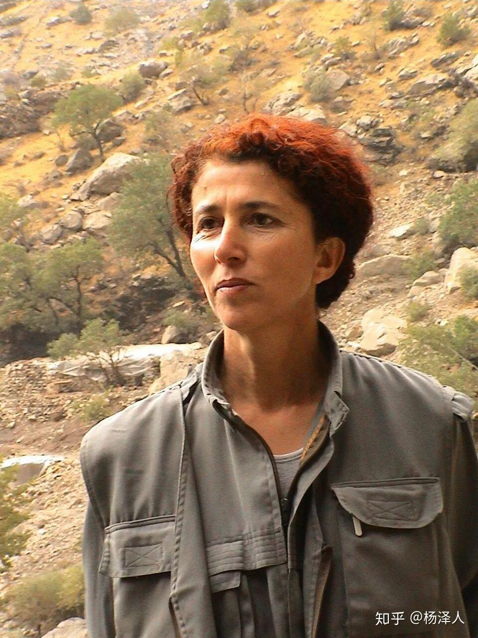 富阿特(fuat),马兹卢姆(mazlum)和沙欣·登梅兹(05ahin d02nmez)