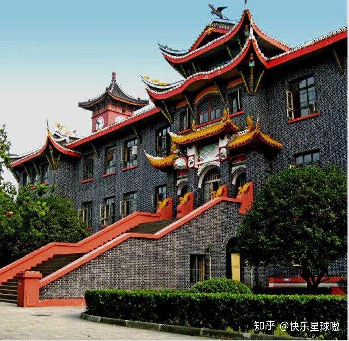 四川大学华西口腔医学院属于四川大学吗?