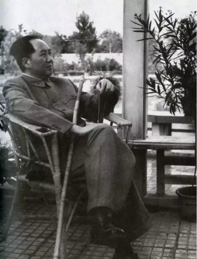 毛泽东唯一的私人女摄影师丨侯波 - 知乎