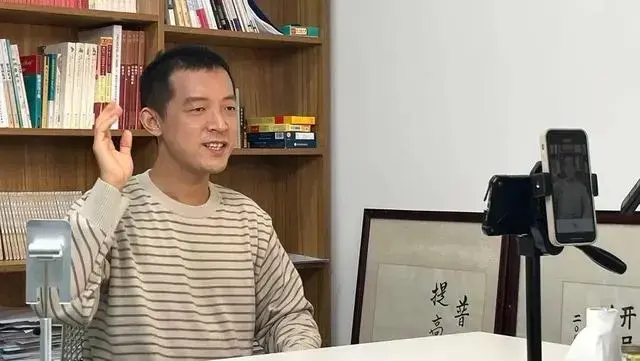 出家11年还俗后宣布结婚北大天才柳智宇