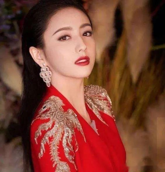 佟丽娅称"全班最丑",本以为是自谦,看到合照:这什么神仙班级 - 知乎