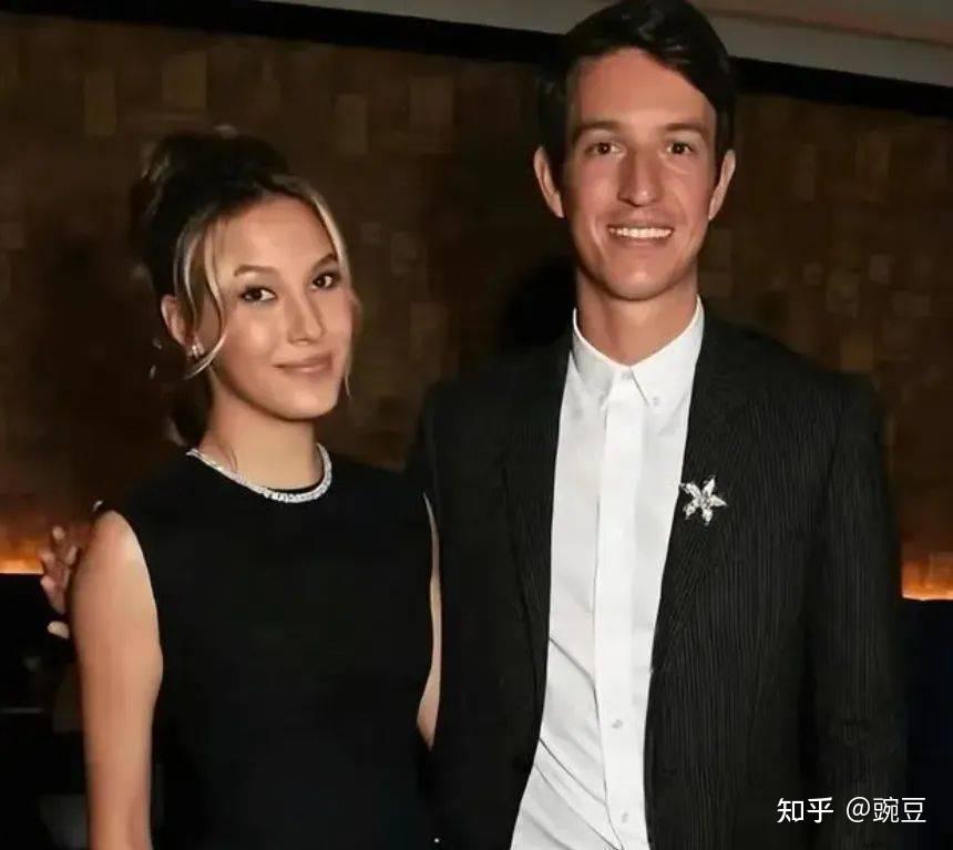 谷爱凌与白人恋爱被质疑为何不找中国人参加名媛舞会被骂利己主义都