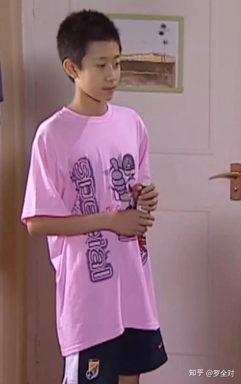 掌握多种穿搭方式甚至还会remake,刘星才是真正的潮流启蒙老师?