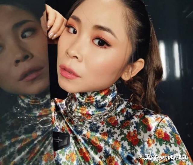 阮红娥经常往返伦敦,德国和河内之间,是越南一名商人的女儿.