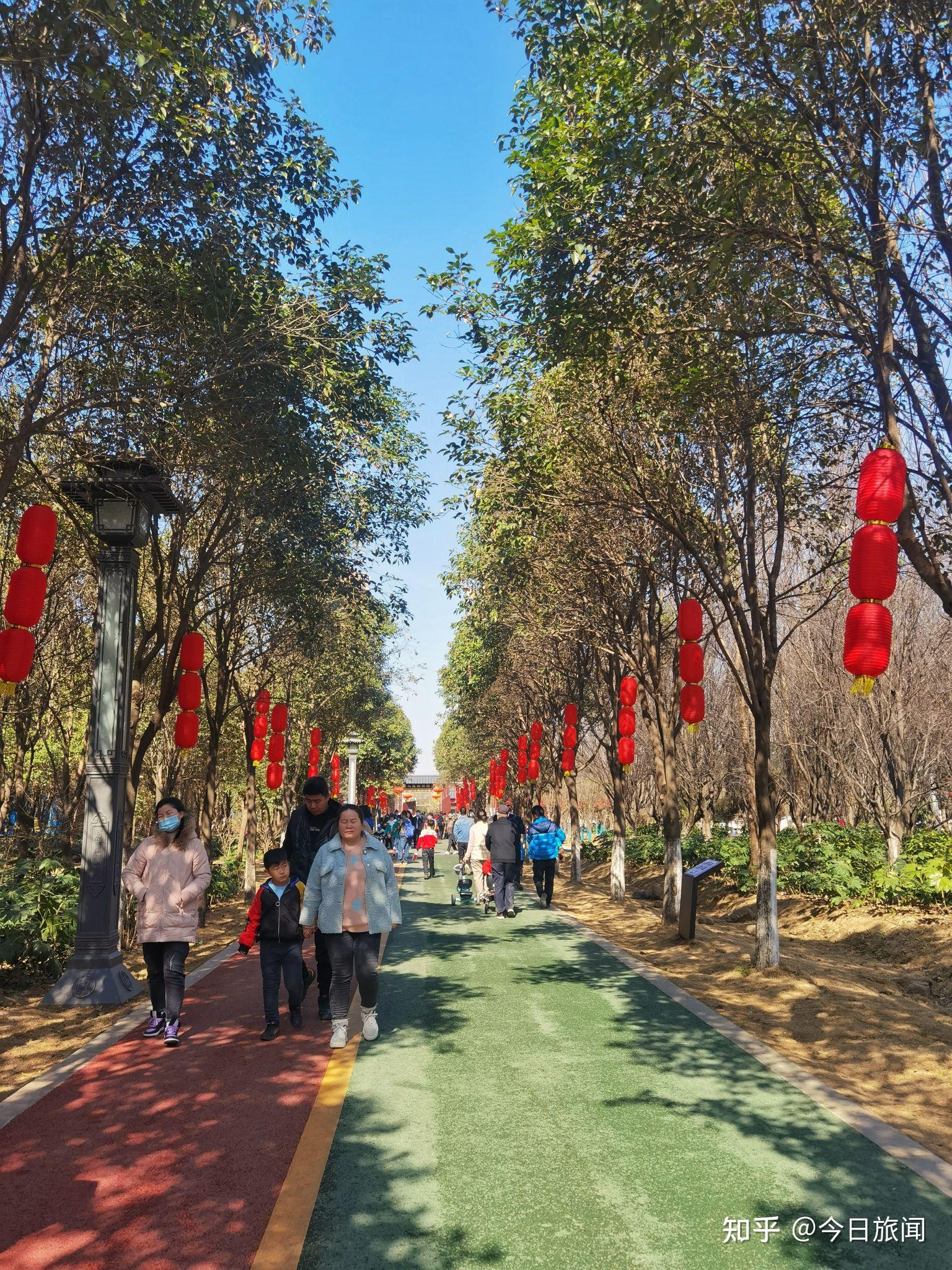 位於洛陽聶泰路的從政坊遊園,是去年8月份才剛剛建成的休閒娛樂公園