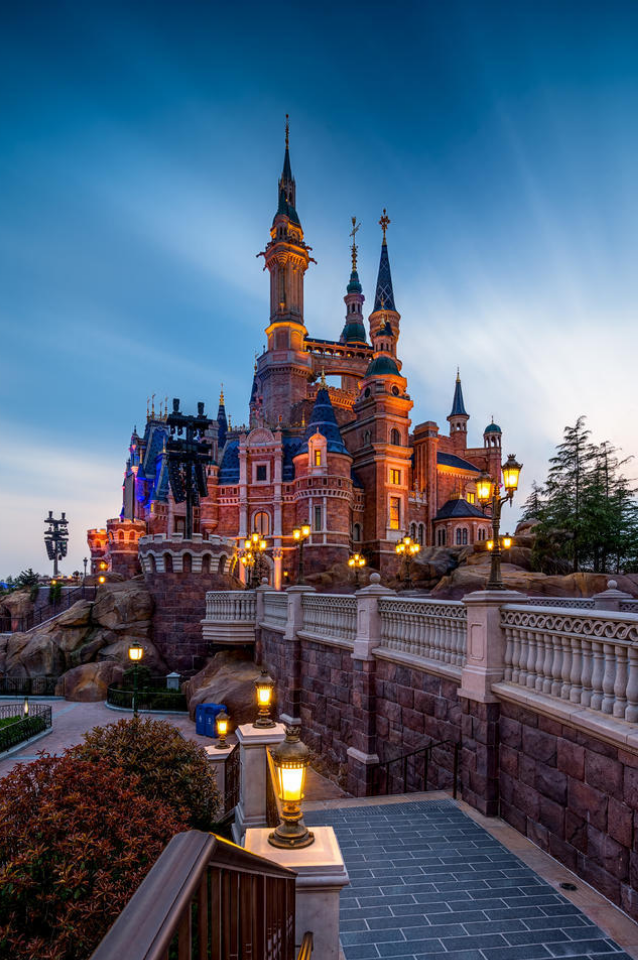 上海迪士尼双人嗨玩攻略:高档酒店 双人门票 免费接送888元搞定!