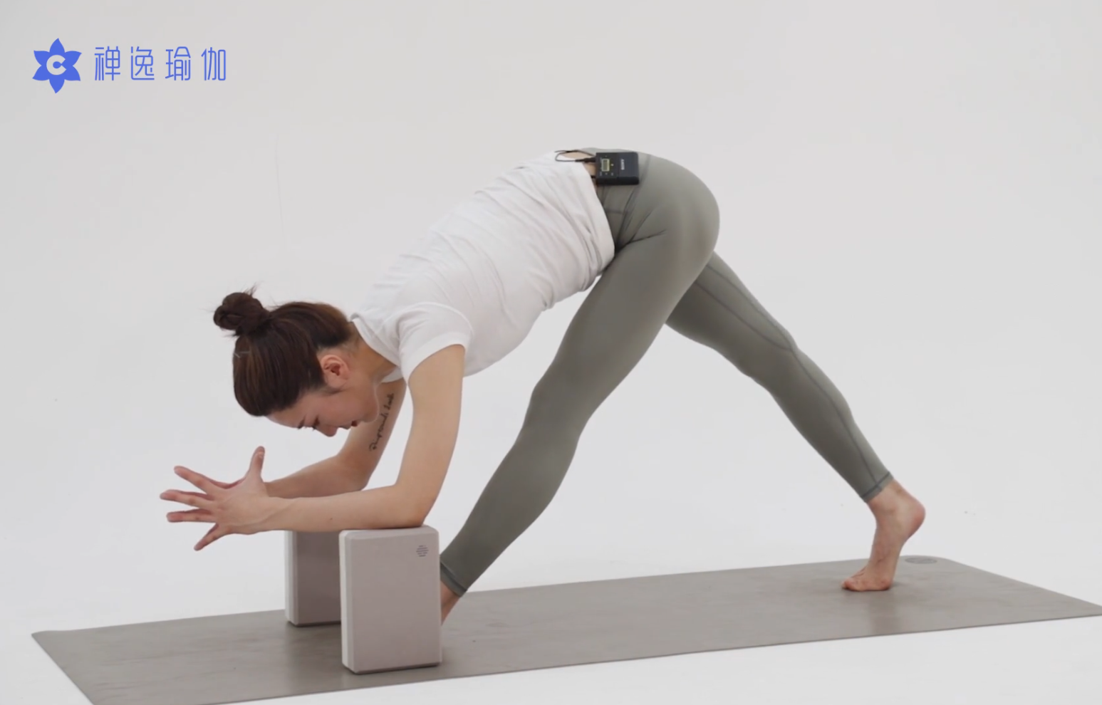 精准顺位瑜伽怎么练习禅逸瑜伽培训教练告诉你正确练习方法