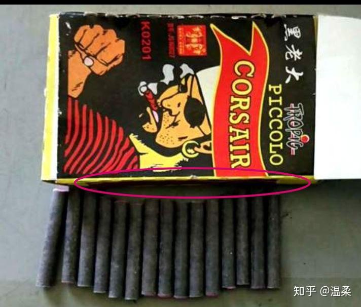 新年必不可少的当然是鞭炮,我最喜欢的鞭炮就是黑老大和精品王中王,就