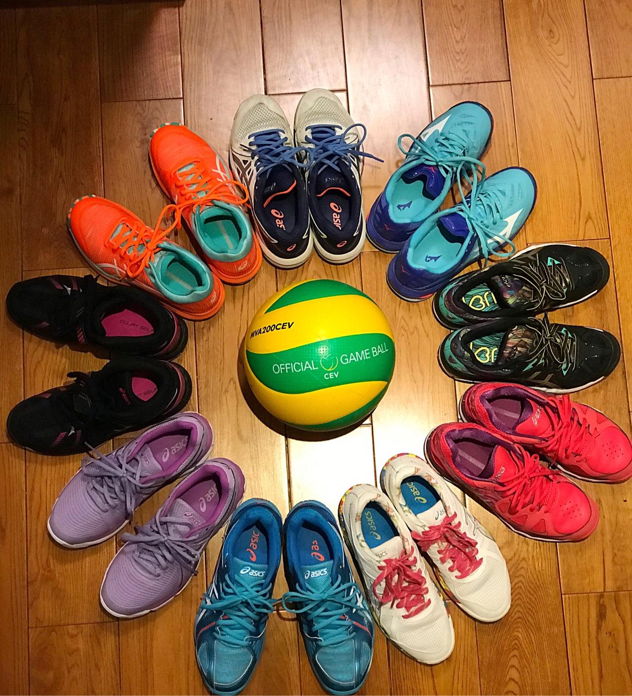 为什么生活中打排球的不怎么见穿排球鞋?我们