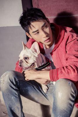 2016年1月,拍摄爱情片《微微一笑很倾城》,饰演游戏人物"战天下".