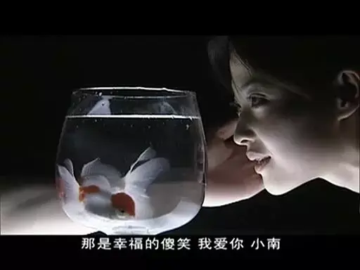 电视剧《不要和陌生人说话》为什么能影响一代