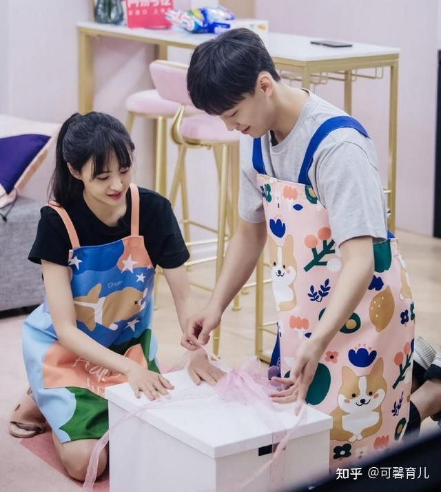 郑爽当妈了?前男友晒俩娃的出生证明,她曾说想生三个孩子 - 知乎