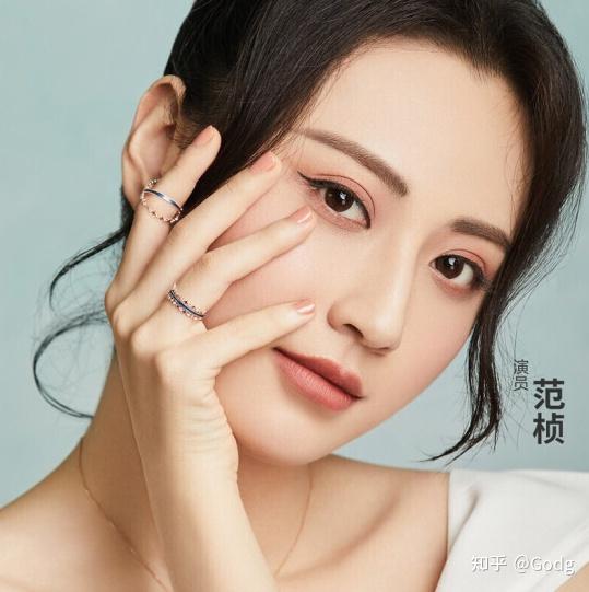 潘多拉手链3个最美搭配_手链品牌 潘多拉手链_潘多拉手链搭配