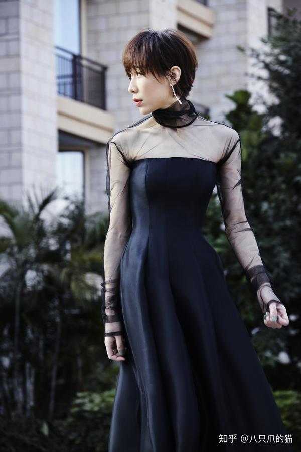 华鼎奖最佳女主任素汐被男相脸耽误的女神穿黑裙身姿婀娜